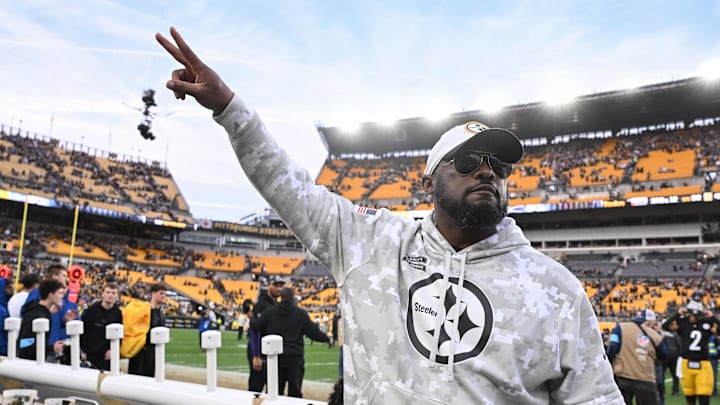 Pittsburgh Steelers head coach Mike Tomlin celebrates a 18-16 victory over the Baltimore Ravens at Acrisure Stadium. 