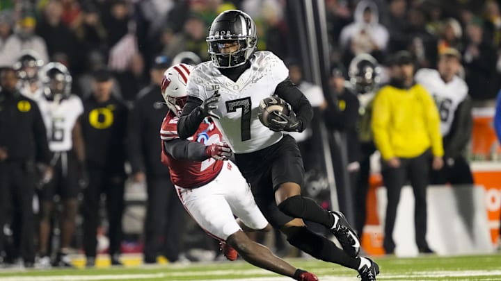 Evan Stewart has all the tools to be a No. 1 receiver.  Do the Ducks believe in him, or should they go shopping in the spring portal?