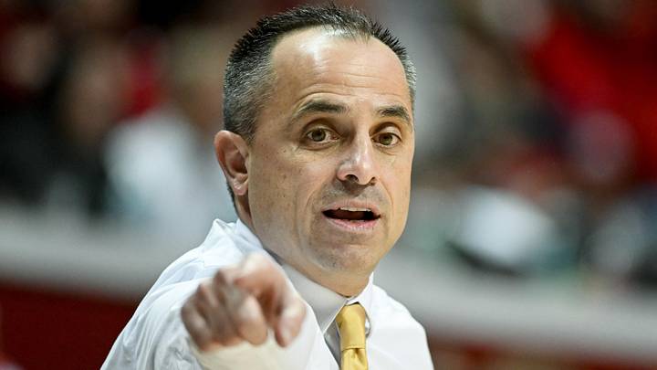 Jan 17, 2026; Bloomington, Indiana, USA; Iowa Hawkeyes head coach Ben McCollum instructs his team against the Indiana Hoosiers during the first half at Simon Skjodt Assembly Hall. Mandatory Credit: Robert Goddin-Imagn Images Jan 17, 2026; Bloomington, Indiana, USA; Iowa Hawkeyes head coach Ben McCollum instructs his team against the Indiana Hoosiers during the first half at Simon Skjodt Assembly Hall. Mandatory Credit: Robert Goddin-Imagn Images