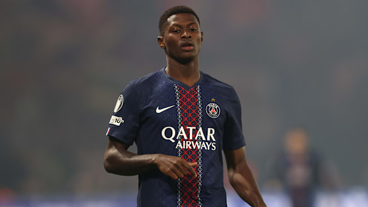 Nuno Mendes est sorti à la mi-temps.