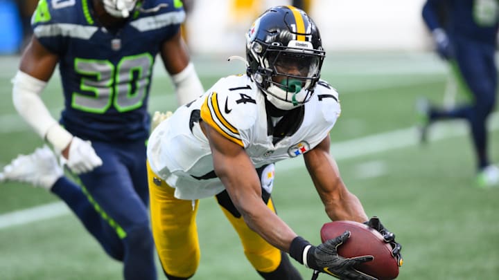 Pittsburgh Steelers wide receiver George Pickens (14) 