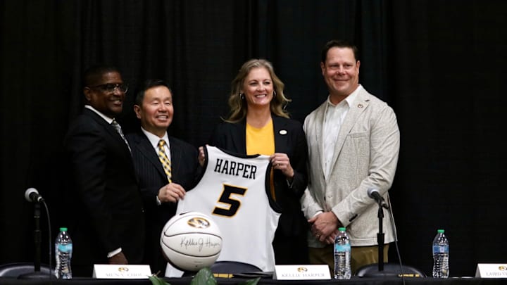 March 31, 2025; Columbia, Missouri, USA; Missouri athletic and university leadership introduce Kellie Harper as the program's new women's basketball head coach — (Left to right) University of Missouri Board of Curator member Michael Williams, University president Mun Choi, Harper, athletics director Laird Veatch. March 31, 2025; Columbia, Missouri, USA; Missouri athletic and university leadership introduce Kellie Harper as the program's new women's basketball head coach — (Left to right) University of Missouri Board of Curator member Michael Williams, University president Mun Choi, Harper, athletics director Laird Veatch.