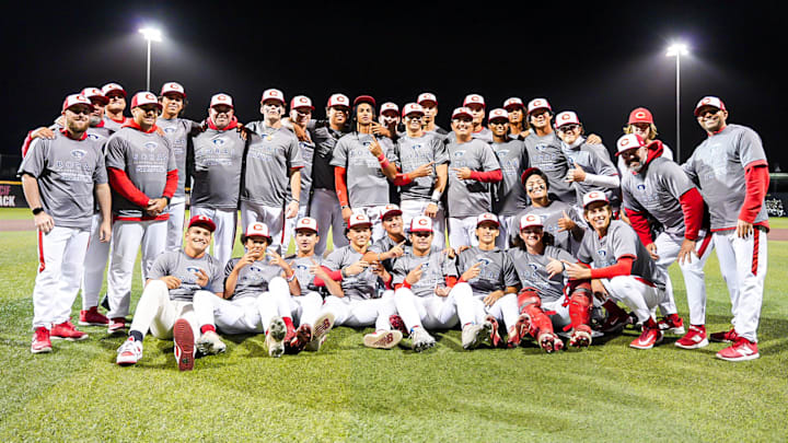 Corona High poses for a championship photo after winning the 2025 Boras Classic.