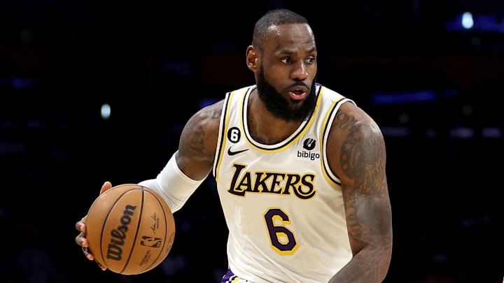 LeBron se acerca al récord absoluto de puntos en la NBA
