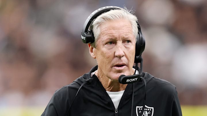 Tennessee Titans v Las Vegas Raiders