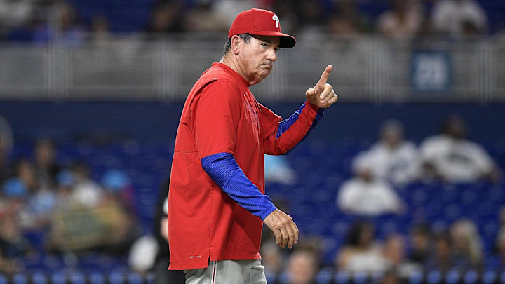 Jun 17, 2025; Miami, Florida, USA; Philadelphia Phillies manager Rob Thomson signals for pitcher Tanner Banks during the 6th inning against the Miami Marlins at loanDepot Park. Mandatory Credit: Michael Laughlin-Imagn Images Jun 17, 2025; Miami, Florida, USA; Philadelphia Phillies manager Rob Thomson signals for pitcher Tanner Banks during the 6th inning against the Miami Marlins at loanDepot Park. Mandatory Credit: Michael Laughlin-Imagn Images