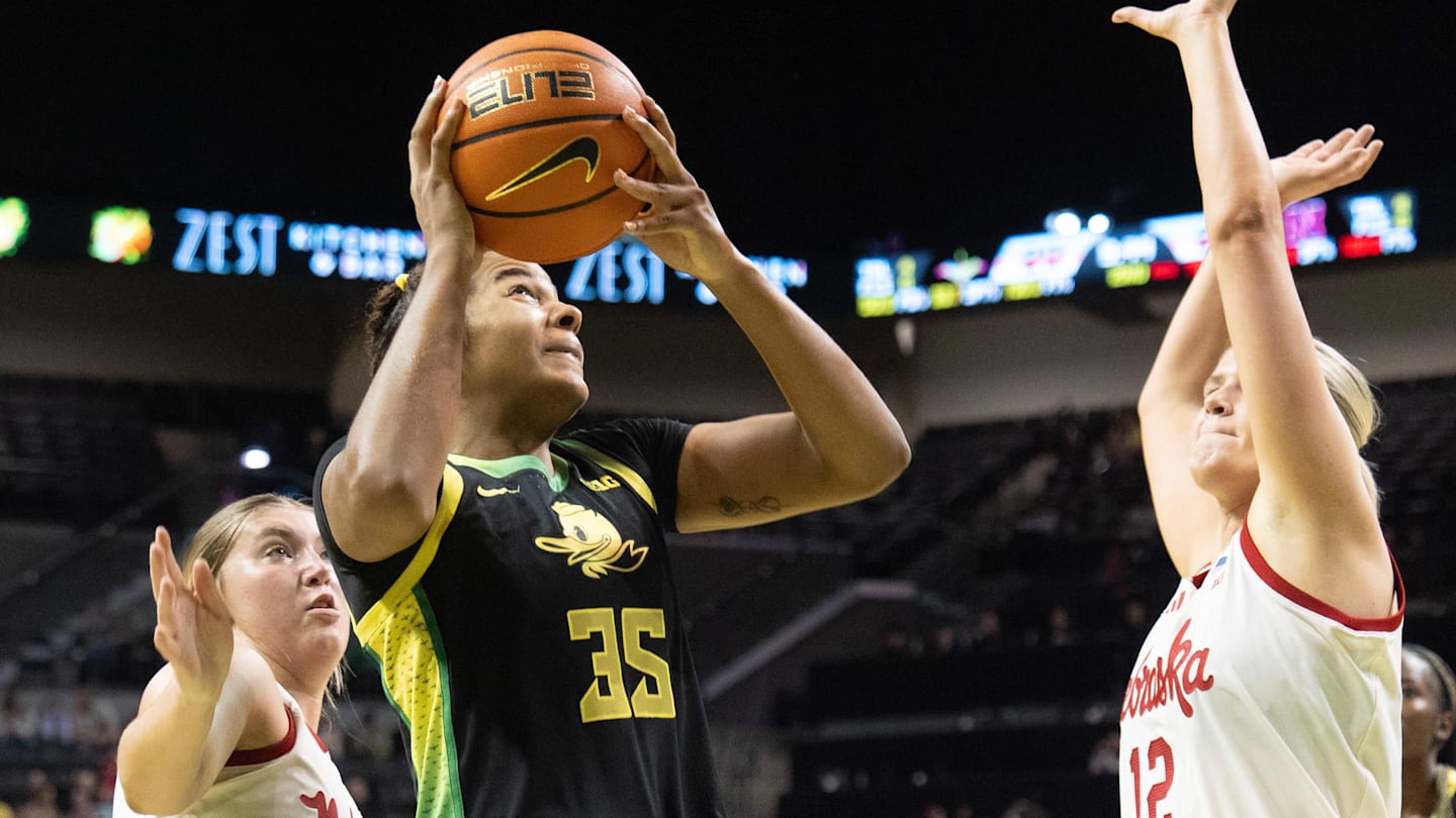 Nebraska Women’s Basketball Falls Apart in Fourth Quarter at Oregon