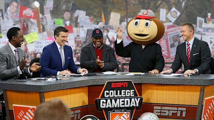 College GameDay has yet to visit Syracuse football. But GameDay's Lee Corso is a legend in the sport. My tribute to him.
