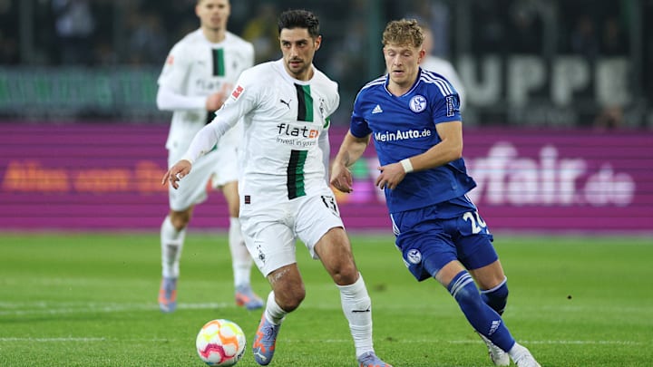 Tim Skarke im Duell mit Lars Stindl Tim Skarke im Duell mit Lars Stindl