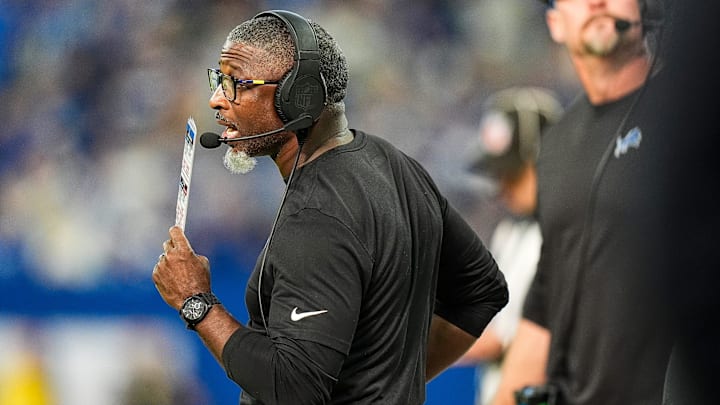 Detroit Lions defensive coordinator Aaron Glenn watches a play against Indianapolis Colts during the second half at Lucas Oil Stadium in Indianapolis, Ind. on Sunday, Nov. 24, 2024.