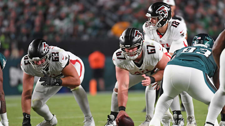 Atlanta Falcons center Drew Dalman is close to returning to the starting lineup. Atlanta Falcons center Drew Dalman is close to returning to the starting lineup.