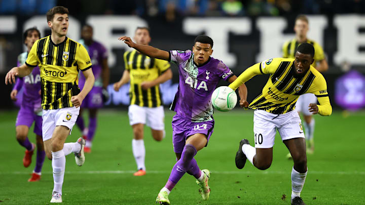 Sob novo comando, o Tottenham vai medir forças com o Vitesse