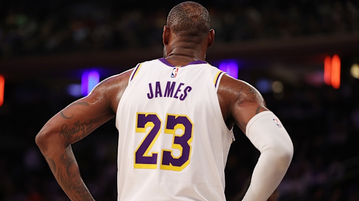 Los Angeles Lakers v New York Knicks