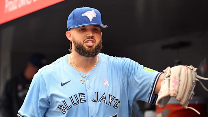 May 12, 2024; Toronto, Ontario, CAN; Toronto Blue Jays pitcher Alek Manoah (6) speaks to team mates in the dug out after the second inning against the Minnesota Twins at Rogers Centre. May 12, 2024; Toronto, Ontario, CAN; Toronto Blue Jays pitcher Alek Manoah (6) speaks to team mates in the dug out after the second inning against the Minnesota Twins at Rogers Centre.