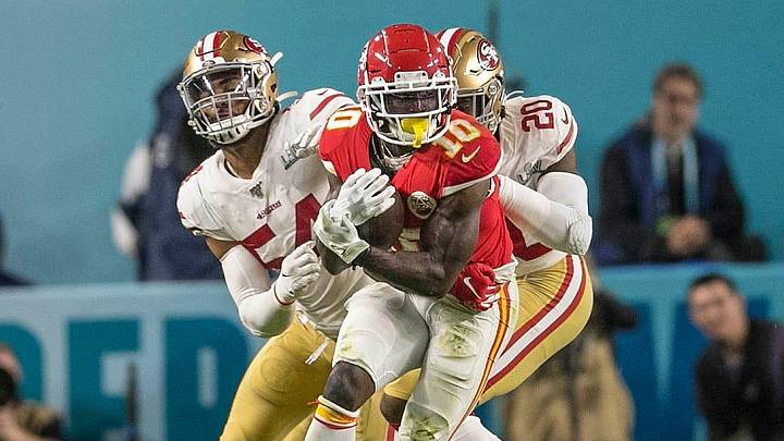 Kansas City Chiefs wide receiver Tyreek Hill (10), makes a catch on third and fifteen, for a critical first down against the San Francisco 49ers Super Bowl LIV at Hard Rock Stadium in Miami Gardens, Feb. 2, 2020. [BILL INGRAM/The Palm Beach Post]

Super Bowl Kansas City Chiefs Vs San Francisco 49ers