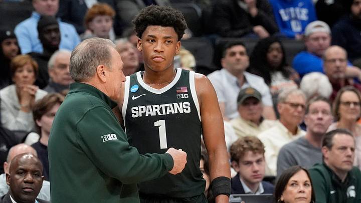 Michigan State coach Tom Izzo talks with guard Jeremy Fears Jr. (1) during the second half of the 2026 NCAA Men's Basketball East Regional game against UConn at Capital One Arena in Washington DC on Friday, March 27, 2026. 
Michigan State lost the game 67-63.
