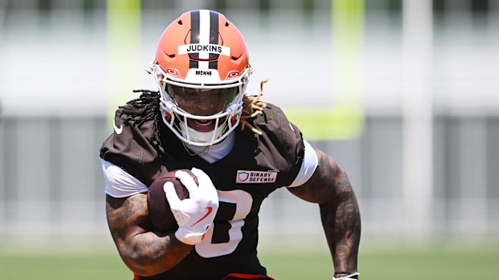 May 9, 2025; Berea, OH, USA; Cleveland Browns running back Quinshon Judkins (10) runs with the ball during rookie minicamp at CrossCountry Mortgage Campus. Mandatory Credit: Ken Blaze-Imagn Images