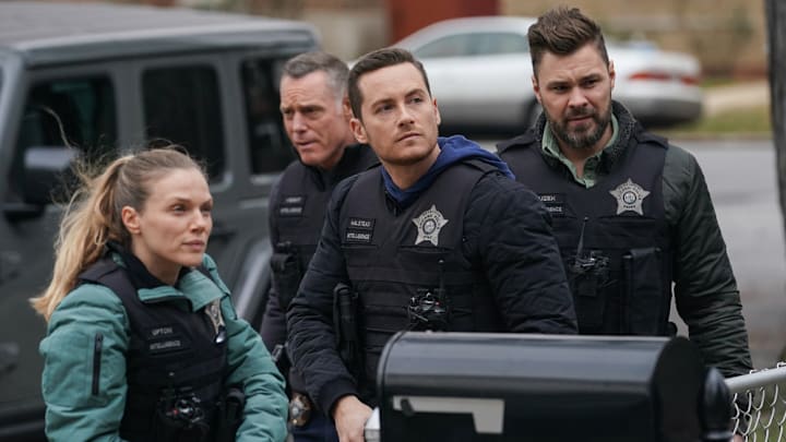CHICAGO P.D. -- "Still Water" Episode 913 -- Pictured: (l-r) Tracy Spiridakos as Hailey, Jason Beghe as Hank Voight, Jesse Lee Soffer as Jay Halstead, Patrick John Flueger as Adam Ruzek -- (Photo by: Lori Allen/NBC)