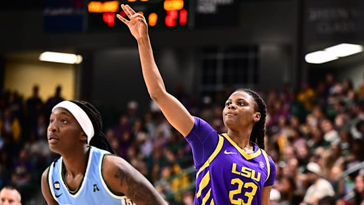 LSU's MiLaysia Fulwiley Makes a Three