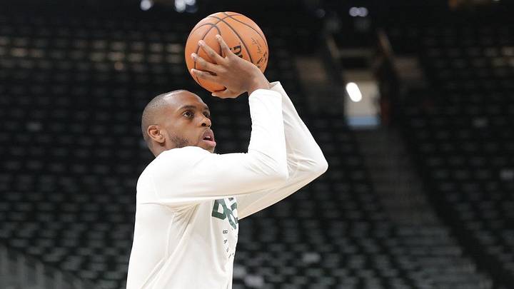Khris Middleton warms up prior to the game.
Bx237 7df2 9 Khris Middleton warms up prior to the game.
Bx237 7df2 9
