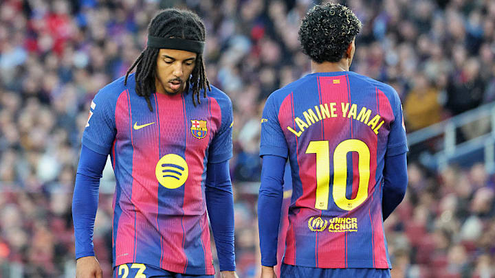 巴塞罗那右路危机来袭迎战奥萨苏纳 多名伤缺球员打乱预测首发阵容