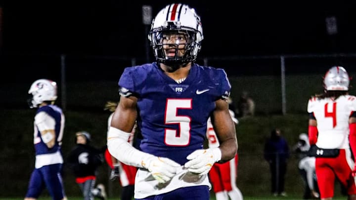 Braylon Outlaw during a high school game with Pike Road High School