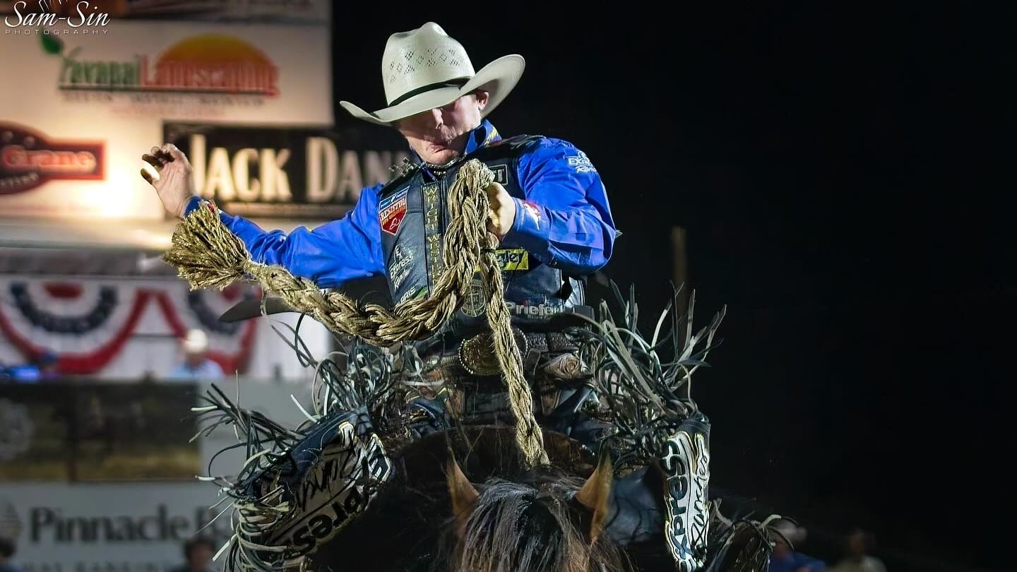 Narrow Outcomes Define Opening Semifinal at Fort Worth Stock Show and Rodeo