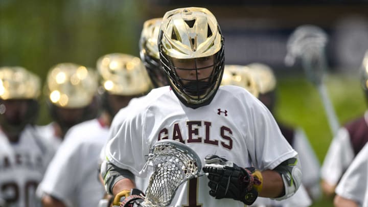 Matthew Napolitano (1) and the Iona Prep Gaels are 7-1 so far this season.