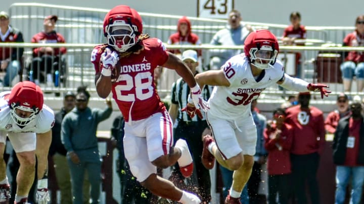 Oklahoma running back DeZephen Walker breaks free in the spring game.