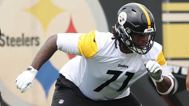Jun 9, 2026; Pittsburgh, PA, USA;  Pittsburgh Steelers offensive tackle Max Iheanachor (71) participates in drills during Minicamp at UPMC Rooney Sports Complex. Mandatory Credit: Charles LeClaire-Imagn Images