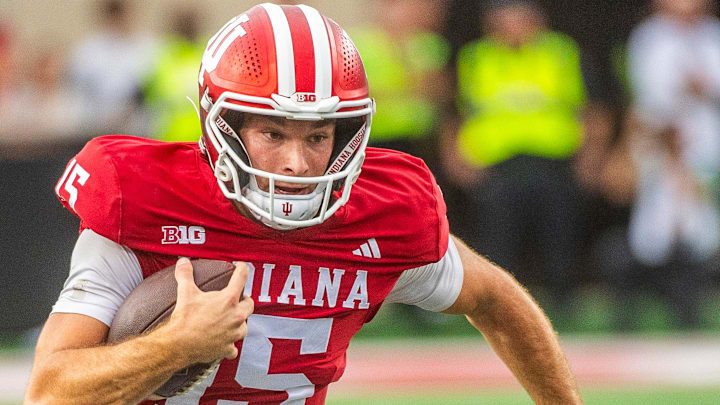 Indiana's Fernando Mendoza (15) runs during the Indiana versus Michigan State football game at Memorial Stadium on Saturday, Oct. 18, 2025. Indiana's Fernando Mendoza (15) runs during the Indiana versus Michigan State football game at Memorial Stadium on Saturday, Oct. 18, 2025.