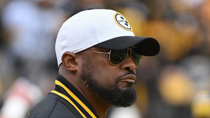 Pittsburgh Steelers head coach Mike Tomlin stands on the sidelines during a game.