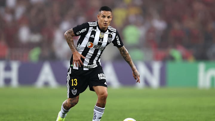 Com uma grave lesão, Guilherme Arana não tem previsão de retorno Com uma grave lesão, Guilherme Arana não tem previsão de retorno