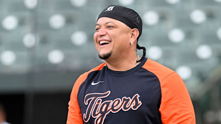 Miguel Cabrera fue homenajeado por los Tigres este domingo 
