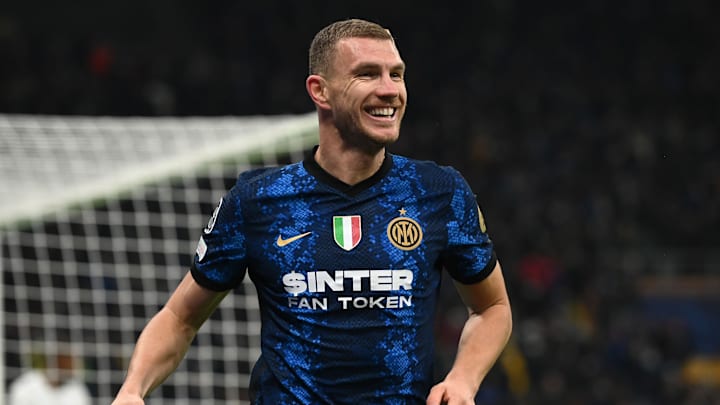 Dzeko foi o destaque da vitória da Inter de Milão sobre o Shakhtar