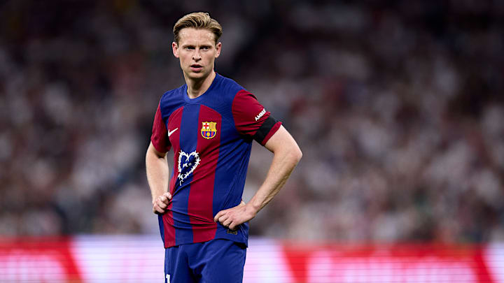 Frenkie de Jong espère très vite retrouver les terrains.