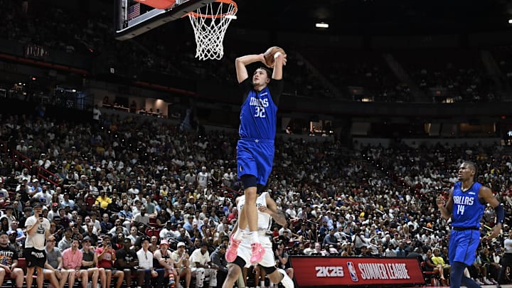 Cooper Flagg had 31 points against the Spurs on Saturday. 