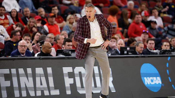 Mar 27, 2026; Chicago, IL, USA; Alabama Crimson Tide head coach Nate Oats reacts in the second half against the Michigan Wolverines during a Sweet Sixteen game of the Midwest Regional of the men's 2026 NCAA Tournament at United Center. Mandatory Credit: Kamil Krzaczynski-Imagn Images