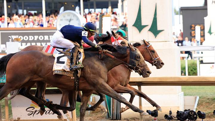 Mystik Dan #3 cruza la meta para ganar la 150.ª edición del Derby de Kentucky.