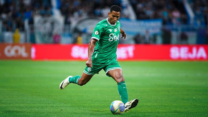 Mineiro de BH, jogador está com 26 anos de idade