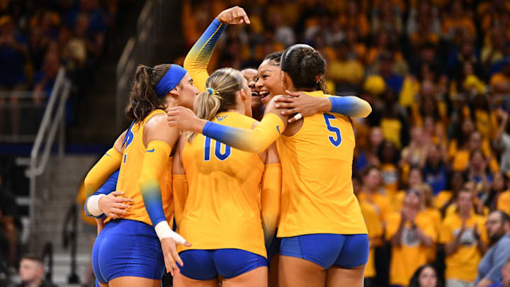 No. 1 Pitt Volleyball Sweeps No. 3 Penn State in the Keystone Classic at the Petersen Events Center 