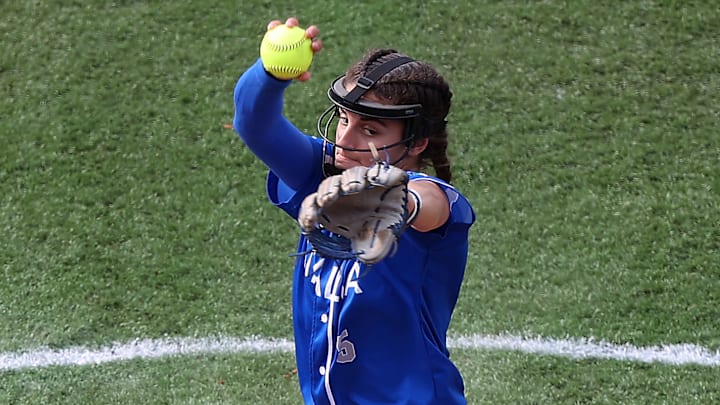 Canada v Italy - Softball - Olympics: Day 3