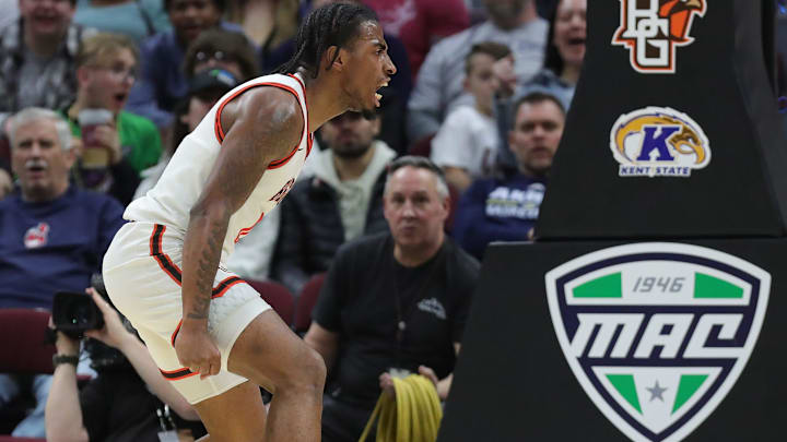 Bowling Green Falcons guard Marcus Hill (0) celebrates after a shot 
