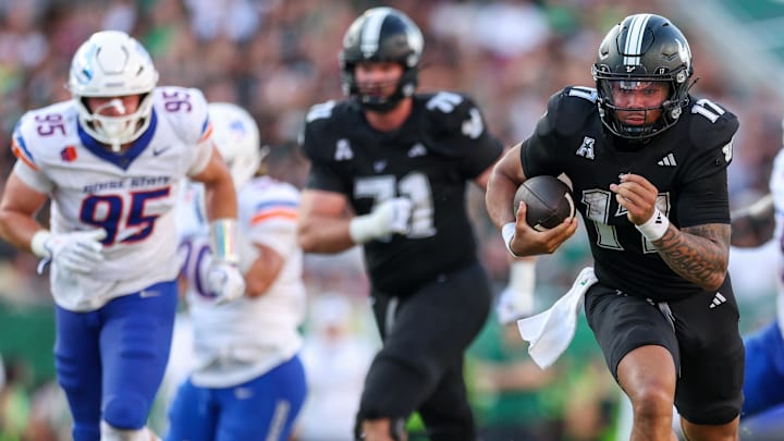 South Florida Bulls quarterback Byrum Brown (17)