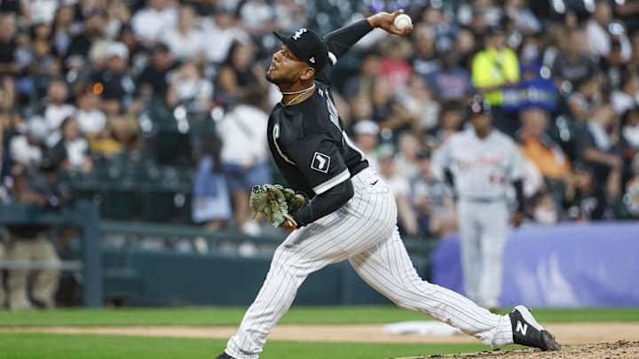 Sep 2, 2023; Chicago, Illinois, USA; Chicago White Sox relief pitcher Luis Patino (77) delivers a pitch against the Detroit Tigers during the sixth inning at Guaranteed Rate Field. Mandatory Credit: Kamil Krzaczynski-Imagn Images