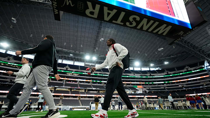 Arvell Reese wants to join the Browns as a Cleveland native so he can be a role model for Clevelanders