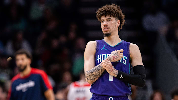 Mar 1, 2025; Charlotte, North Carolina, USA; Charlotte Hornets guard LaMelo Ball (1) holds his wrist during the second quarter against the Washington Wizards at Spectrum Center. Mandatory Credit: Scott Kinser-Imagn Images Mar 1, 2025; Charlotte, North Carolina, USA; Charlotte Hornets guard LaMelo Ball (1) holds his wrist during the second quarter against the Washington Wizards at Spectrum Center. Mandatory Credit: Scott Kinser-Imagn Images