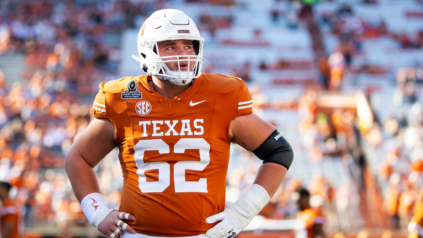 Connor Robertson Calls Arch Manning His 'Best Friend' and Talks Expectations for the Texas Quarterback