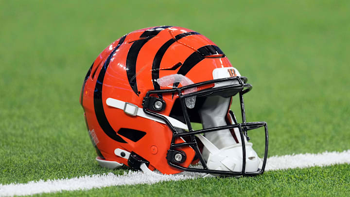 Nov 17, 2024; Inglewood, California, USA; A Cincinnati Bengals Riddell Speedflex helmet on the field at SoFi Stadium. Mandatory Credit: Kirby Lee-Imagn Images Nov 17, 2024; Inglewood, California, USA; A Cincinnati Bengals Riddell Speedflex helmet on the field at SoFi Stadium. Mandatory Credit: Kirby Lee-Imagn Images