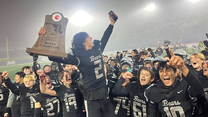 State-ranked Oakdale took its first step toward an undefeated regular season, rolling up 63 first-half points in a comfortable season-opening victory. State-ranked Oakdale took its first step toward an undefeated regular season, rolling up 63 first-half points in a comfortable season-opening victory.